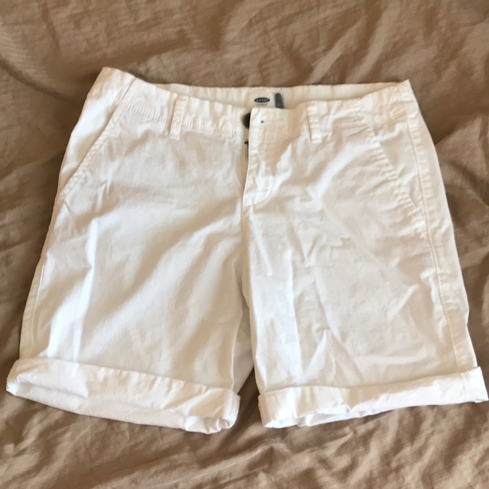 White Old Navy shorts
